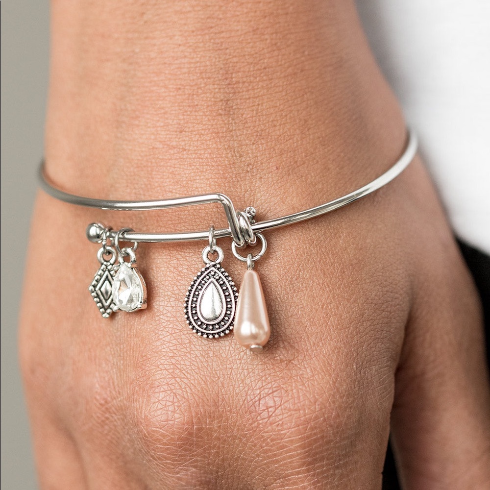 3/$10 “Gracefully Graceful” bracelet